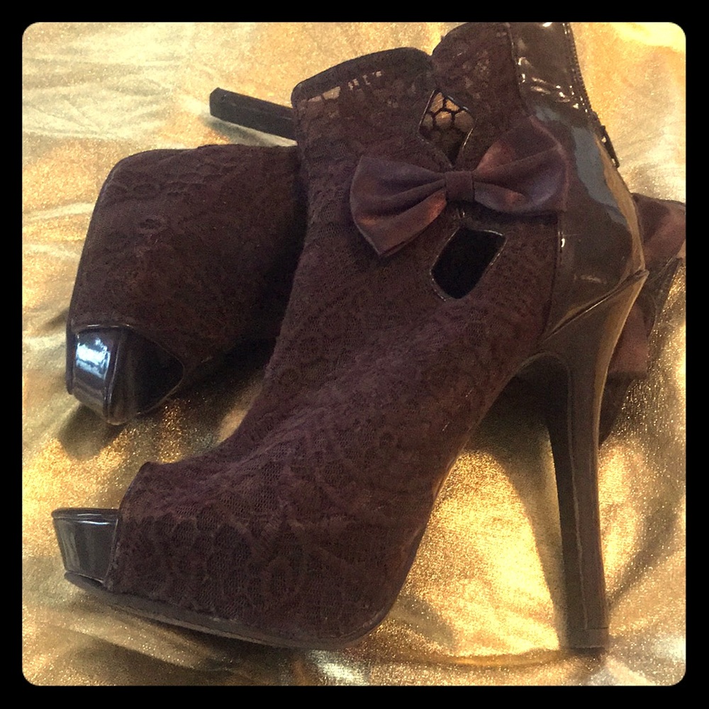 Beautiful brown over 3 inch heels